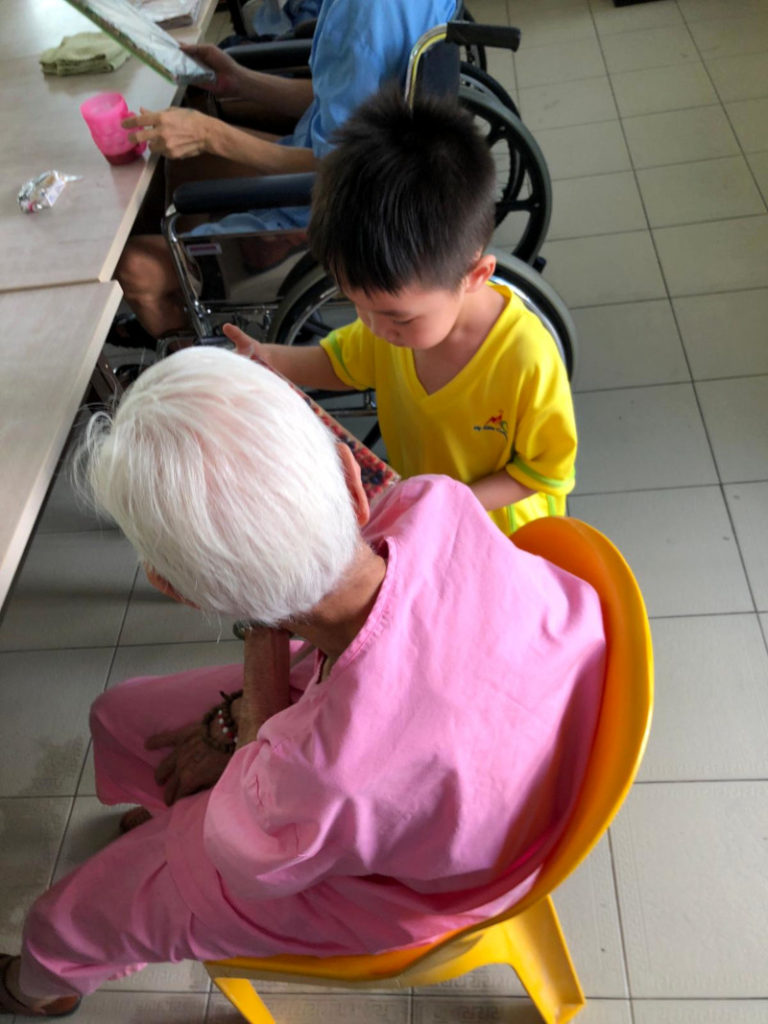 old-folks-home-visit-my-kidz-cottage